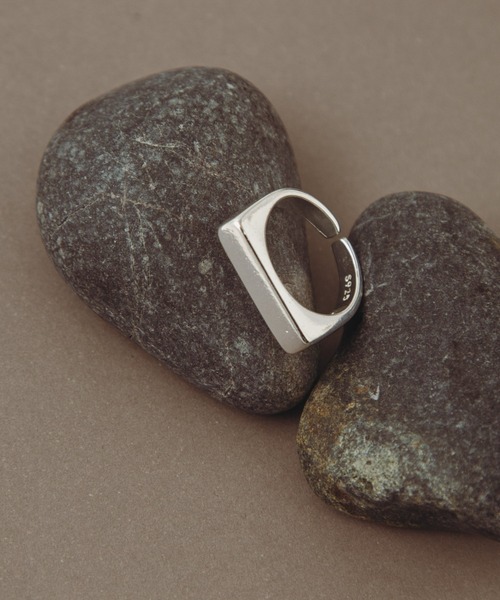 COLOR TOKYO ACCESSORIES（カラートウキョウアクセサリー）の「スクエアリング（リング・レディース・シルバー/ゴールド・FREE）」の2枚目の写真