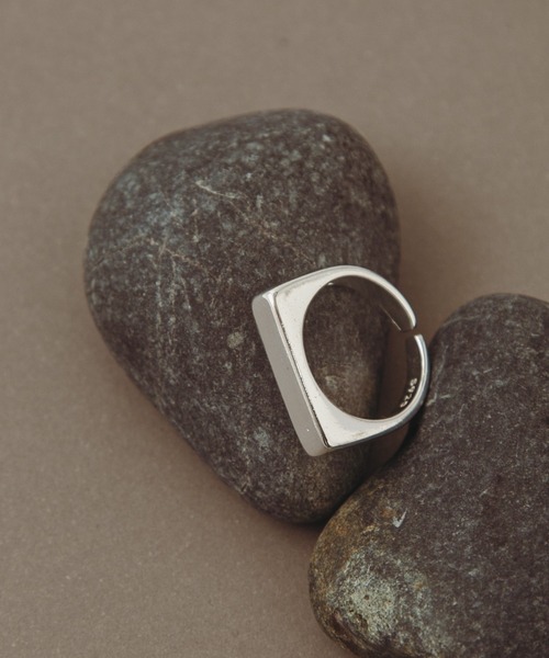 COLOR TOKYO ACCESSORIES（カラートウキョウアクセサリー）の「スクエアリング（リング・レディース・シルバー/ゴールド・FREE）」の4枚目の写真