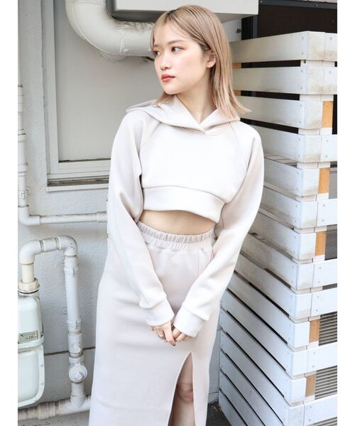 MURUA（ムルーア）の「ロゴクロップドパーカー【セットアップ着用可