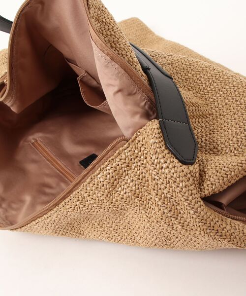 Te chichi（テチチ）の「雑材シートトライアングルバッグ（ショルダーバッグ・レディース・ブラウン/キナリ・ﾌﾘ-）」の5枚目の写真