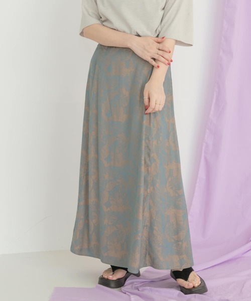 ITEMS URBANRESEARCH（アイテムズ アーバンリサーチ）の「ジャガードフレアスカート（スカート・レディース・ネイビー/オレンジ・FREE）」の2枚目の写真