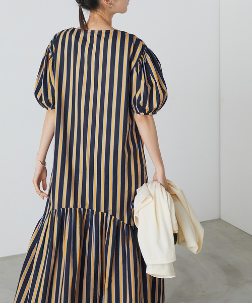 forksy.（フォルクシー）の「【forksy.】マルチストライプボリュームスリーブ裾ギャザー切り替えカフタンワンピース（ワンピース・レディース・ネイビー/オレンジ・FREE）」の8枚目の写真