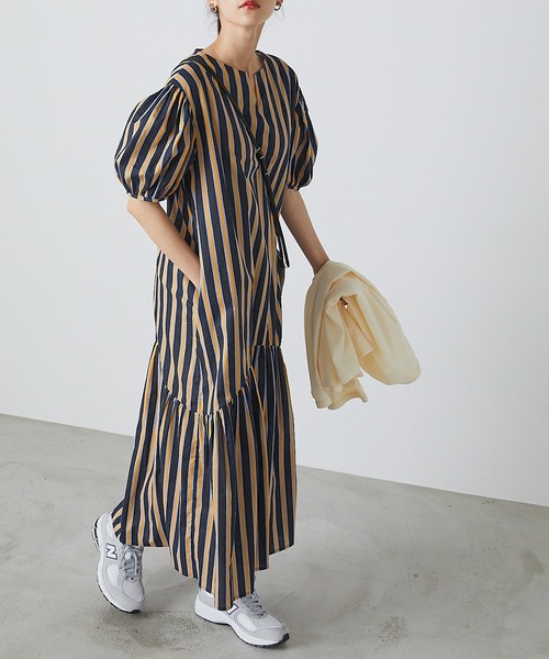 forksy.（フォルクシー）の「【forksy.】マルチストライプボリュームスリーブ裾ギャザー切り替えカフタンワンピース（ワンピース・レディース・ネイビー/オレンジ・FREE）」の13枚目の写真