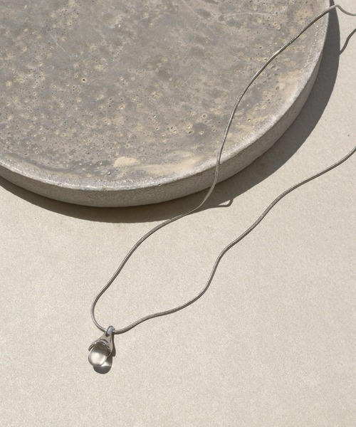 GOLDY（ゴールディ）の「リンピッド ドロップ ネックレス（ネックレス・レディース・シルバー/ゴールド/シルバー系その他/ゴールド系その他・FREE）」の2枚目の写真