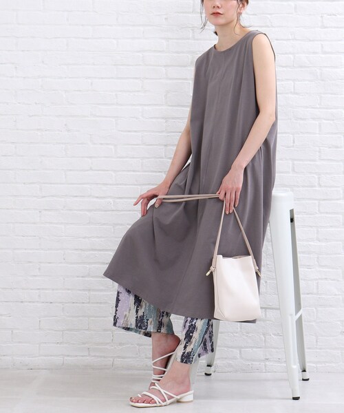 SHOO・LA・RUE(シューラルー)の「◆【洗える/接触冷感/SHOO ICE】ノースリーブワンピース(ワンピース・レディース・ブラック/チャコールグレー/ダークオレンジ・00)」の1枚目の写真