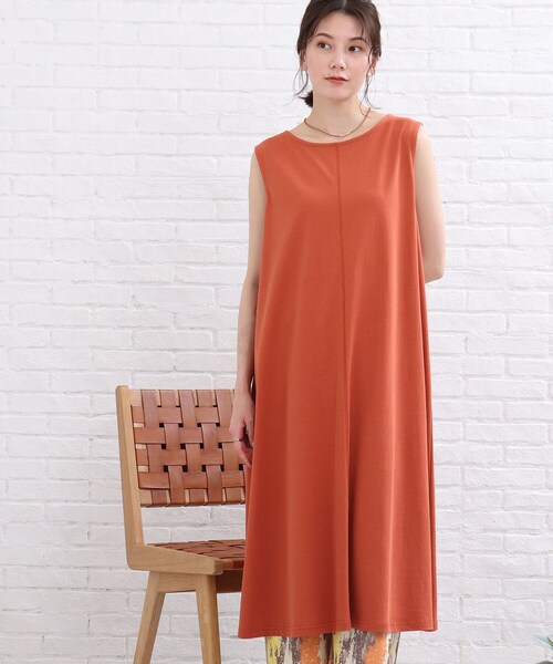 SHOO・LA・RUE(シューラルー)の「◆【洗える/接触冷感/SHOO ICE】ノースリーブワンピース(ワンピース・レディース・ブラック/チャコールグレー/ダークオレンジ・00)」の4枚目の写真