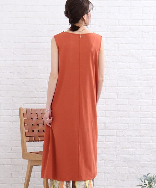 SHOO・LA・RUE(シューラルー)の「◆【洗える/接触冷感/SHOO ICE】ノースリーブワンピース(ワンピース・レディース・ブラック/チャコールグレー/ダークオレンジ・00)」の6枚目の写真