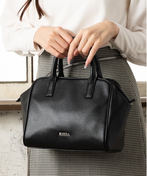 EMODA（エモダ）の「EMODA/エモダ　シボ/スムース切替２WAYボストン（ボストンバッグ・レディース・ベージュ系その他/ブラック・FREE）」の2枚目の写真