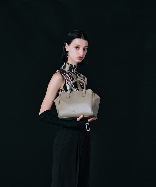 EMODA（エモダ）の「EMODA/エモダ　シボ/スムース切替２WAYボストン（ボストンバッグ・レディース・ベージュ系その他/ブラック・FREE）」の5枚目の写真