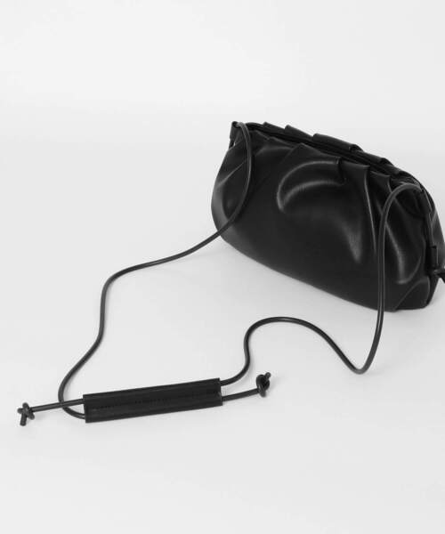 URBAN RESEARCH DOORS(アーバンリサーチドアーズ)の「ラバーストリングショルダーバッグ(ショルダーバッグ・レディース・ブラック/ベージュ・ONE)」の9枚目の写真