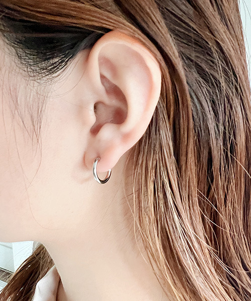 VENCEEXCHANGE（ヴァンスエクスチェンジ）の「シンプルピアス（ピアス（両耳用）・レディース・シルバー/ゴールド/ブラック・FREE）」の3枚目の写真