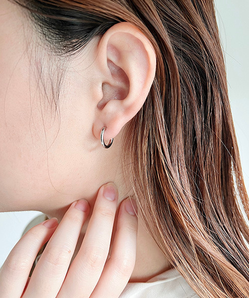 VENCEEXCHANGE（ヴァンスエクスチェンジ）の「シンプルピアス（ピアス（両耳用）・レディース・シルバー/ゴールド/ブラック・FREE）」の6枚目の写真