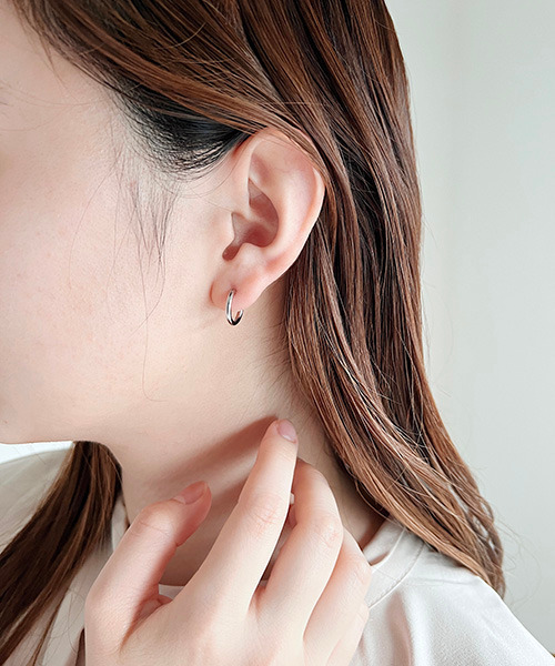 VENCEEXCHANGE（ヴァンスエクスチェンジ）の「シンプルピアス（ピアス（両耳用）・レディース・シルバー/ゴールド/ブラック・FREE）」の7枚目の写真