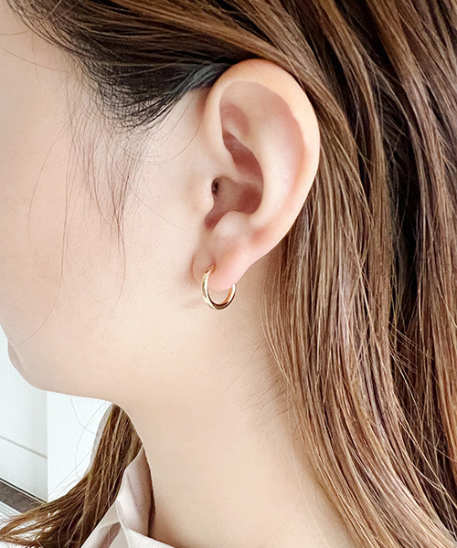 VENCEEXCHANGE（ヴァンスエクスチェンジ）の「シンプルピアス（ピアス（両耳用）・レディース・シルバー/ゴールド/ブラック・FREE）」の9枚目の写真