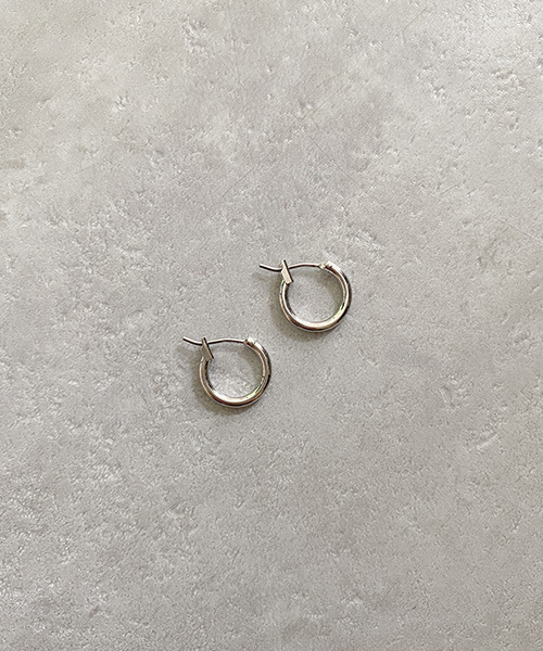 VENCEEXCHANGE（ヴァンスエクスチェンジ）の「シンプルピアス（ピアス（両耳用）・レディース・シルバー/ゴールド/ブラック・FREE）」の15枚目の写真