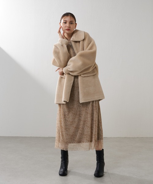 Lui's（ルイス）の「フェイクボアオーバージャケット（ブルゾン・レディース・キャメル/ライトグレー・FREE）」の10枚目の写真