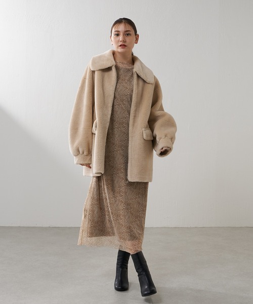 Lui's（ルイス）の「フェイクボアオーバージャケット（ブルゾン・レディース・キャメル/ライトグレー・FREE）」の11枚目の写真