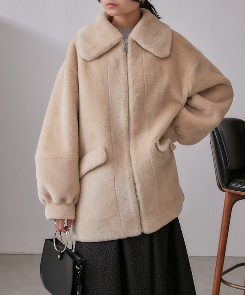 Lui's（ルイス）の「フェイクボアオーバージャケット（ブルゾン・レディース・キャメル/ライトグレー・FREE）」の19枚目の写真