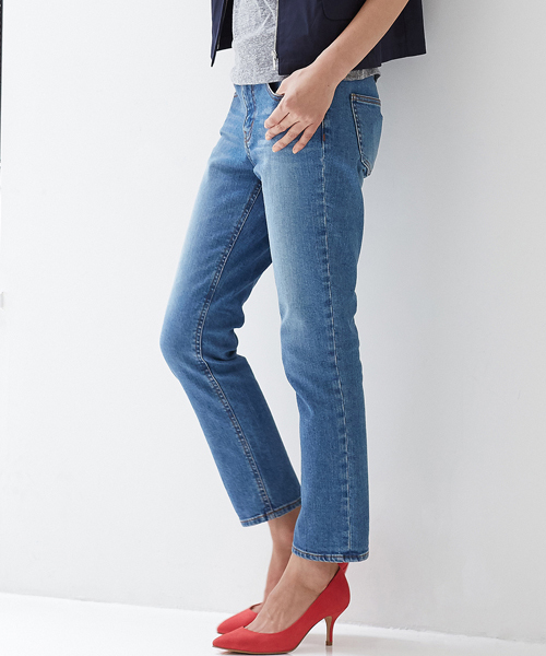 green label relaxing（グリーンレーベルリラクシング）の「GC DNM クロップドパンツ（デニムパンツ・レディース・ネイビー/コバルトブルー・38/36/34/40/44/42）」の17枚目の写真