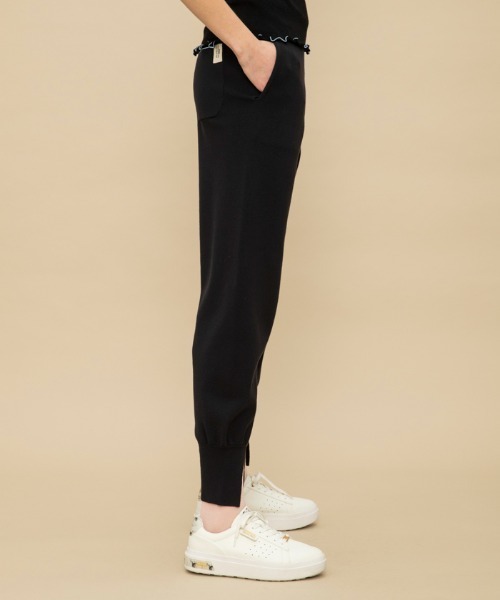 le coq sportif(ルコックスポルティフ)の「【WEB限定カプセルコレクション】 ニットジョガーパンツ ルコック レディース スポーツ(その他パンツ・レディース・ブラウン/ブラック/グレー・S/M(M)/L)」の16枚目の写真