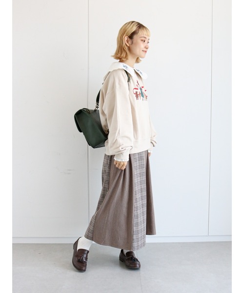 ehka sopo（エヘカソポ）の「【くらはしれい】プリント裏毛トレーナー（スウェット・レディース・ベージュ/レッド/ブラウン・ﾌﾘ-）」の5枚目の写真