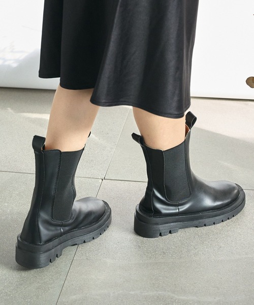 SETUP7(セットアップセブン)の「SWEET掲載商品 谷まりあさん着用【SETUP7】サイドゴアブーツ KNF(ブーツ・レディース・ブラック/ホワイト・37/38/39/40)」の3枚目の写真