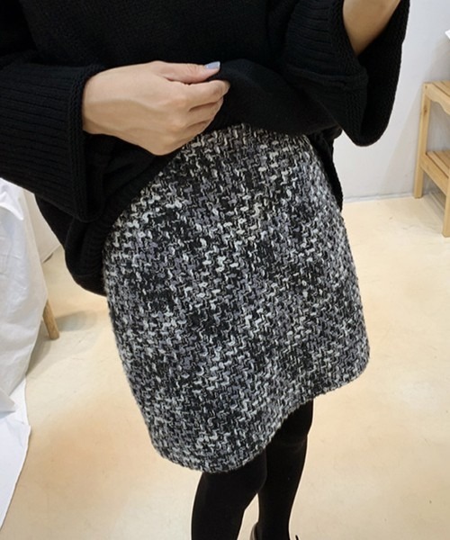 AMELY(エミリー)の「ツイードミニスカート(スカート・レディース・レッド/ブラック・M/L)」の5枚目の写真