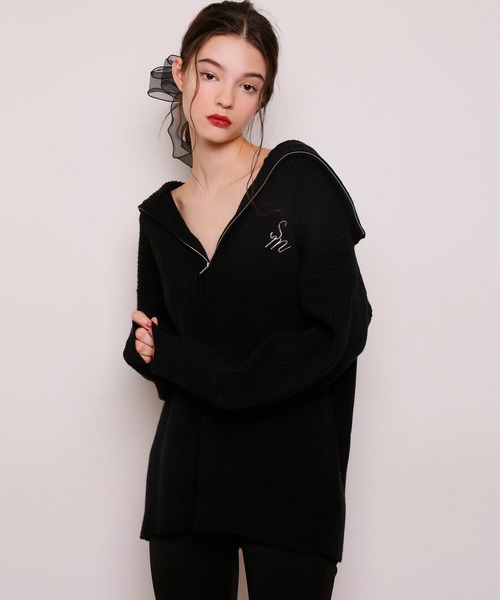 Seemi. byNICECLAUP( シーミーバイナイスクラップ)の「【Seemi】Seemi ハーフジップイニシャル刺繍ニット(ニット/セーター・レディース・オフホワイト/杢グレー/ブラック・FREE)」の2枚目の写真
