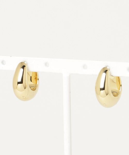 TOM WOOD(トムウッド)の「TOM WOOD Ice Hoop Small トムウッド アイス フープ スモール ピアス(ピアス(両耳用)・レディース・ゴールド・SMALL)」の5枚目の写真