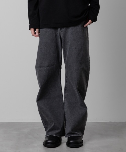 ATTACHMENT（アタッチメント）の「スーピマコットン ストレッチデニム ワイドカーブジーンズ / SUPIMA CO STRETCH DENIM WIDE CURVE JEANS（デニムパンツ・メンズ・ネイビー/ダークグレー・1/2/3）」の3枚目の写真