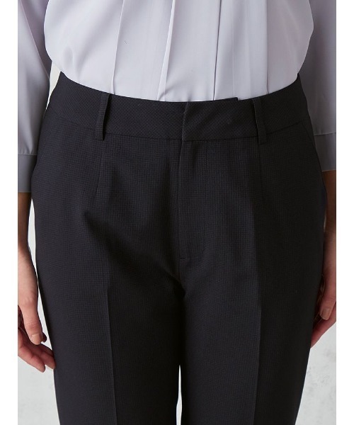 Perfect Suit FActory（パーフェクトスーツファクトリー）の「ミニチェックスーツ　テーパードパンツ　グレー/ネイビー（スーツパンツ・レディース・グレー/ネイビー・11号/13号）」の11枚目の写真