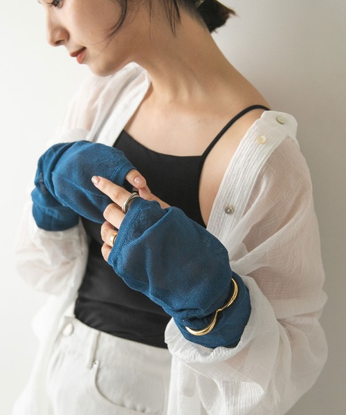 rectangle(レクタングル)の「シアーアームカバー(アームカバー・レディース・ブルー/アイボリー/ブラック・FREE)」の3枚目の写真