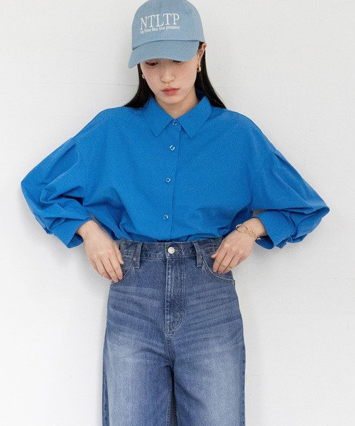 LOWRYS FARM(ローリーズファーム)の「ボリュームスリーブクロップドシャツ 188211(シャツ/ブラウス・レディース・ブラック/ブルー/ホワイト・FREE)」の1枚目の写真