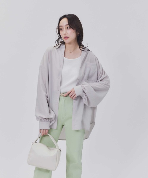 HONEYSUCKLE ROSE(ハニーサックルローズ)の「【HONEYSUCKLE ROSE】ボリュームスリーブシャツ(シャツ/ブラウス・レディース・オフホワイト/パープル/ライトグレー/ネイビー・L/M)」の3枚目の写真