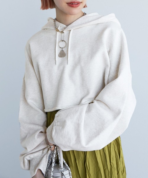 w closet(ダブルクローゼット)の「クロップドフーディプルオーバー(パーカー・レディース・グレー/サックスブルー/オートミール・FREE)」の7枚目の写真