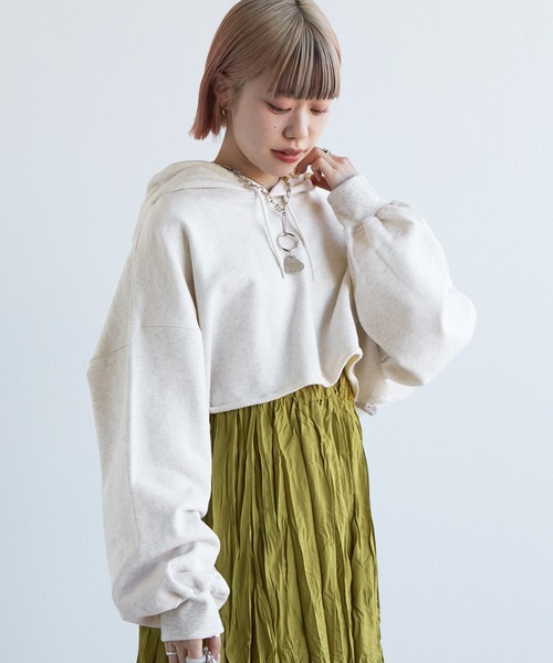 w closet(ダブルクローゼット)の「クロップドフーディプルオーバー(パーカー・レディース・グレー/サックスブルー/オートミール・FREE)」の10枚目の写真