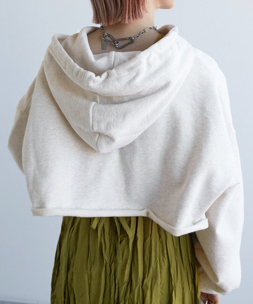 w closet(ダブルクローゼット)の「クロップドフーディプルオーバー(パーカー・レディース・グレー/サックスブルー/オートミール・FREE)」の12枚目の写真