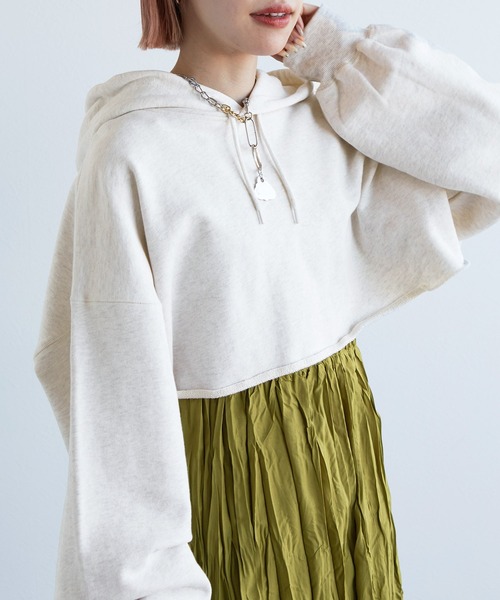 w closet(ダブルクローゼット)の「クロップドフーディプルオーバー(パーカー・レディース・グレー/サックスブルー/オートミール・FREE)」の13枚目の写真