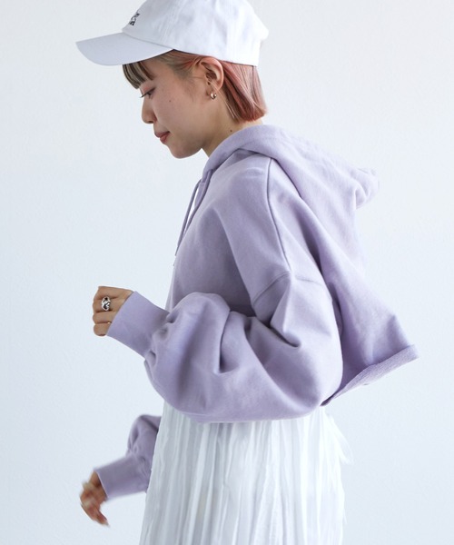 w closet(ダブルクローゼット)の「クロップドフーディプルオーバー(パーカー・レディース・グレー/サックスブルー/オートミール・FREE)」の15枚目の写真