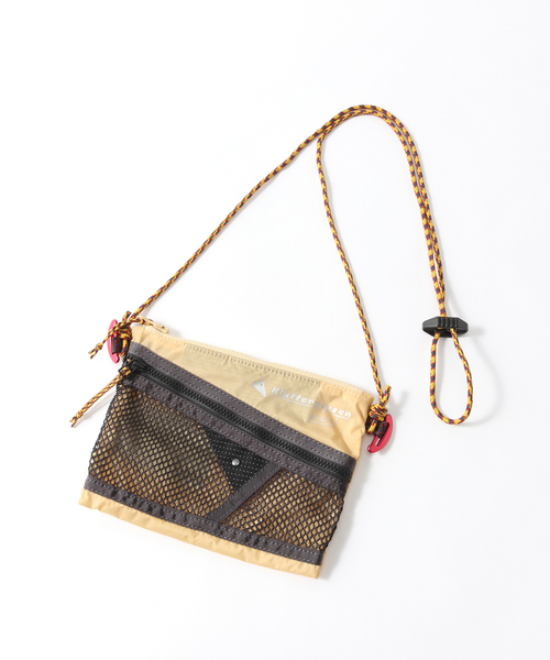 JOURNAL STANDARD（ジャーナルスタンダード）の「【KLATTERMUSEN / クレッタルムーセン】Algir Accessory Bag Small（ボディバッグ/ウエストポーチ・メンズ・ブラック/ベージュ/サファリグリーン・FREE）」の2枚目の写真