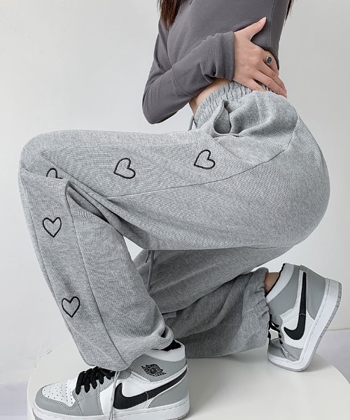 SHEENA(シーナ)の「サイドハート刺しゅうスウェットパンツ(スウェットパンツ・レディース・ブラック/グレー・M)」の19枚目の写真