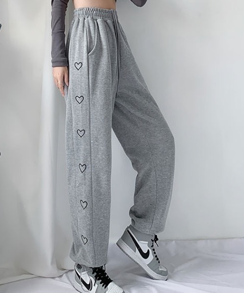 SHEENA(シーナ)の「サイドハート刺しゅうスウェットパンツ(スウェットパンツ・レディース・ブラック/グレー・M)」の14枚目の写真