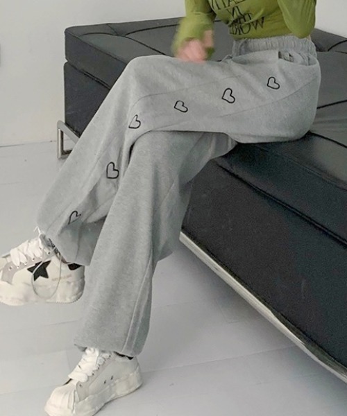 SHEENA(シーナ)の「サイドハート刺しゅうスウェットパンツ(スウェットパンツ・レディース・ブラック/グレー・M)」の11枚目の写真