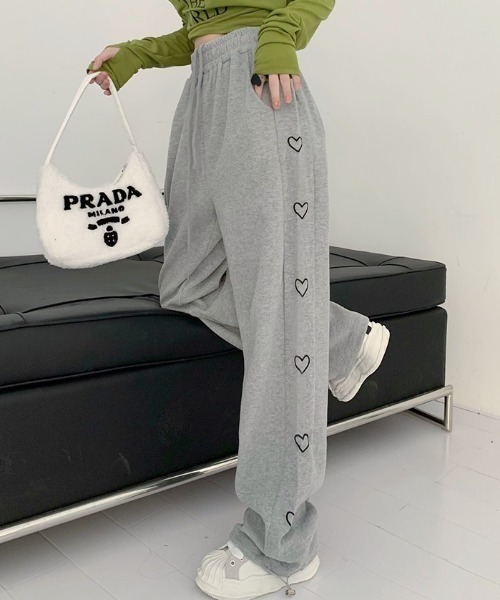 SHEENA(シーナ)の「サイドハート刺しゅうスウェットパンツ(スウェットパンツ・レディース・ブラック/グレー・M)」の16枚目の写真