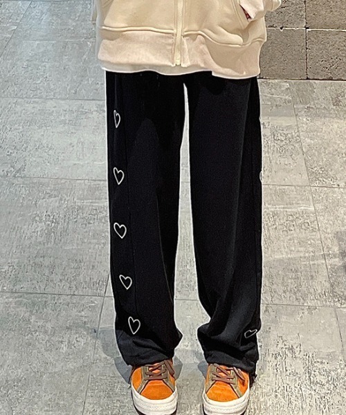 SHEENA(シーナ)の「サイドハート刺しゅうスウェットパンツ(スウェットパンツ・レディース・ブラック/グレー・M)」の8枚目の写真