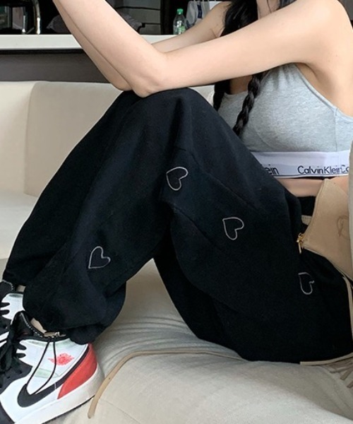SHEENA(シーナ)の「サイドハート刺しゅうスウェットパンツ(スウェットパンツ・レディース・ブラック/グレー・M)」の13枚目の写真