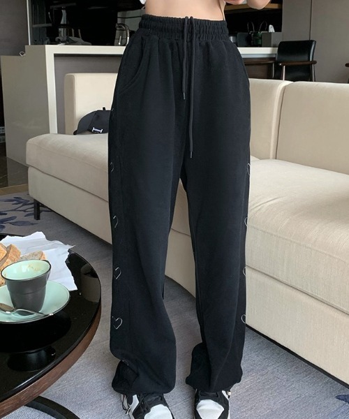 SHEENA(シーナ)の「サイドハート刺しゅうスウェットパンツ(スウェットパンツ・レディース・ブラック/グレー・M)」の18枚目の写真