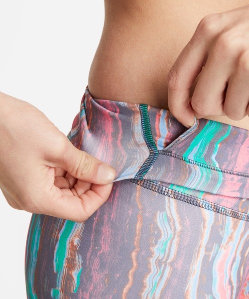 NIKE(ナイキ)の「【NIKE】W NY 7/8 TGHT NV(レギンス/スパッツ・レディース・パープル・SMALL/MEDIUM)」の5枚目の写真