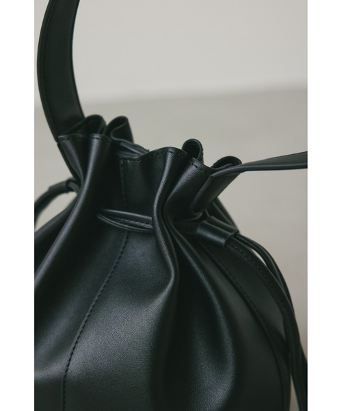 STYLEMIXER（スタイルミキサー）の「ランタンフォルムバッグ（ショルダーバッグ・レディース・ブラック/ベージュ・FREE）」の6枚目の写真