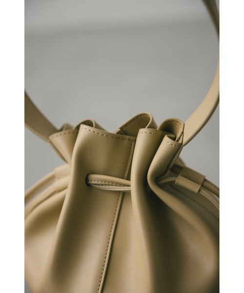 STYLEMIXER（スタイルミキサー）の「ランタンフォルムバッグ（ショルダーバッグ・レディース・ブラック/ベージュ・FREE）」の16枚目の写真